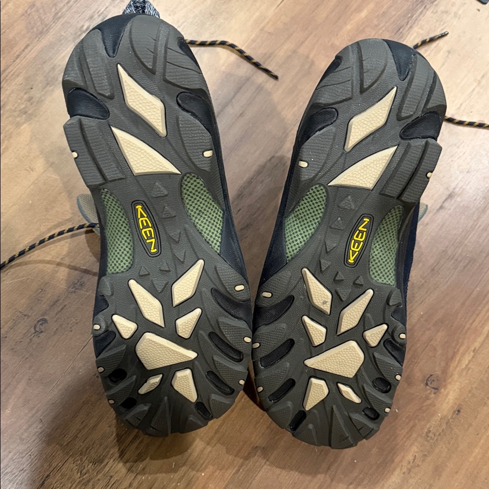 Keen Olive and Navy Outdoor Boots - Picture 4 of 5